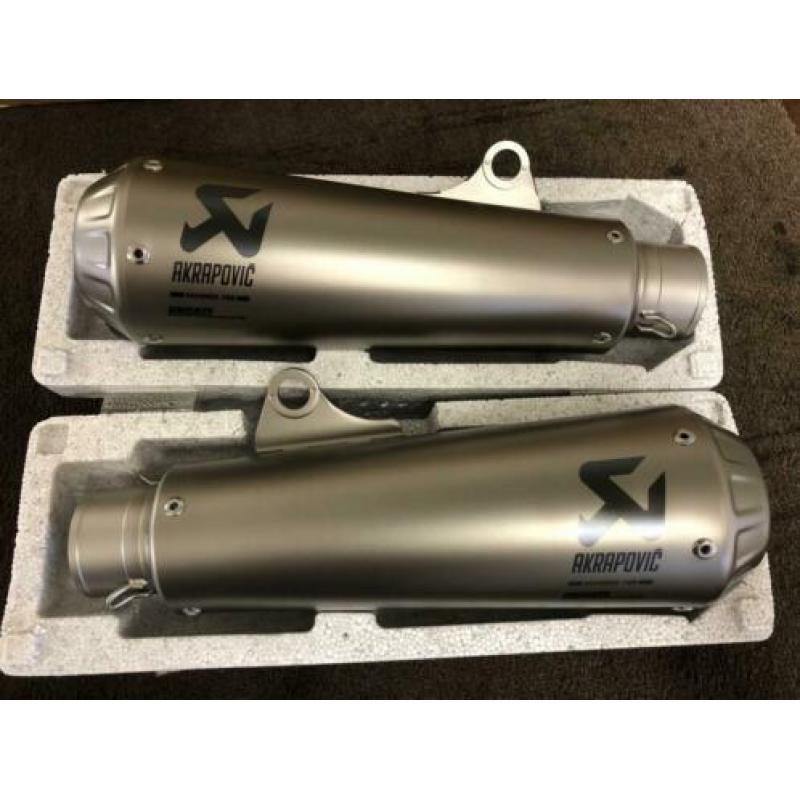 Akrapovic uitlaatsysteem uitlaat Ducati Supersport S 17-20