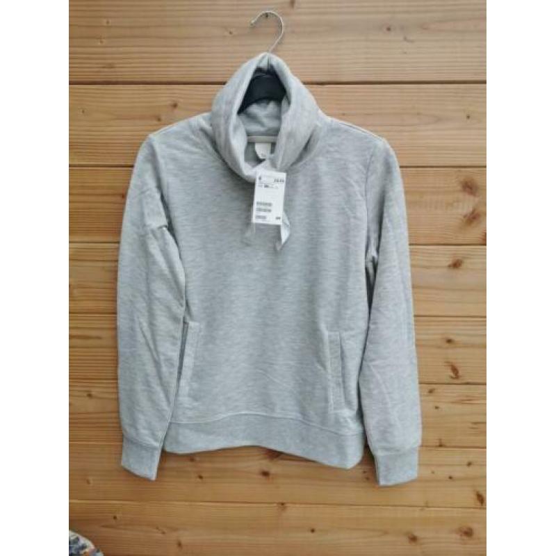 H&M sweater met col mt. XS-S