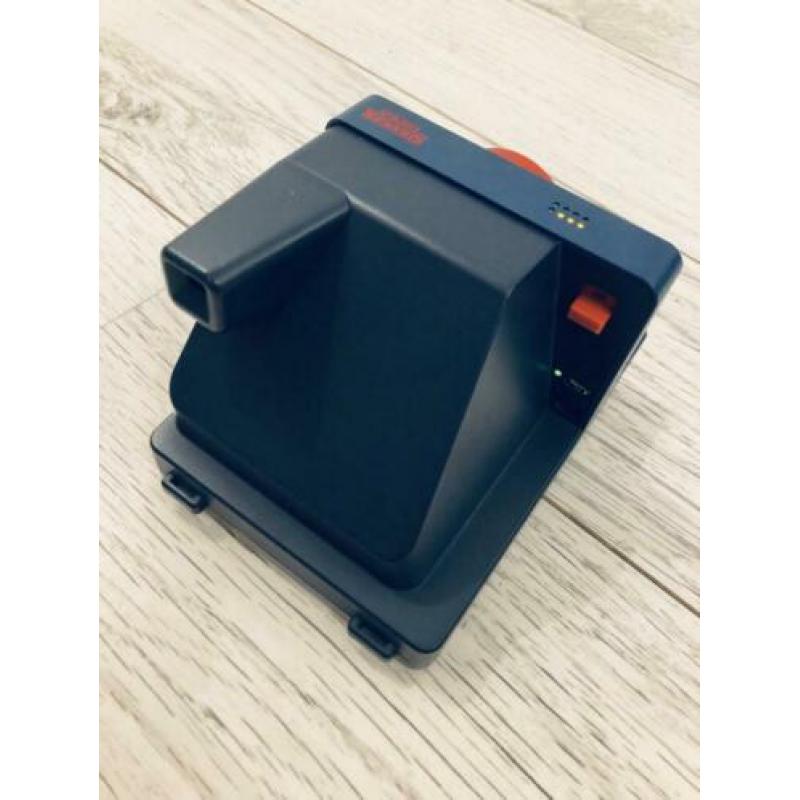 Polaroid 600 OneStep 2 - Stranger Things Edition with film!