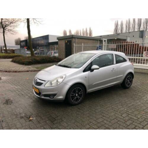 Opel Corsa 1.2-16V Enjoy Mooie nette auto