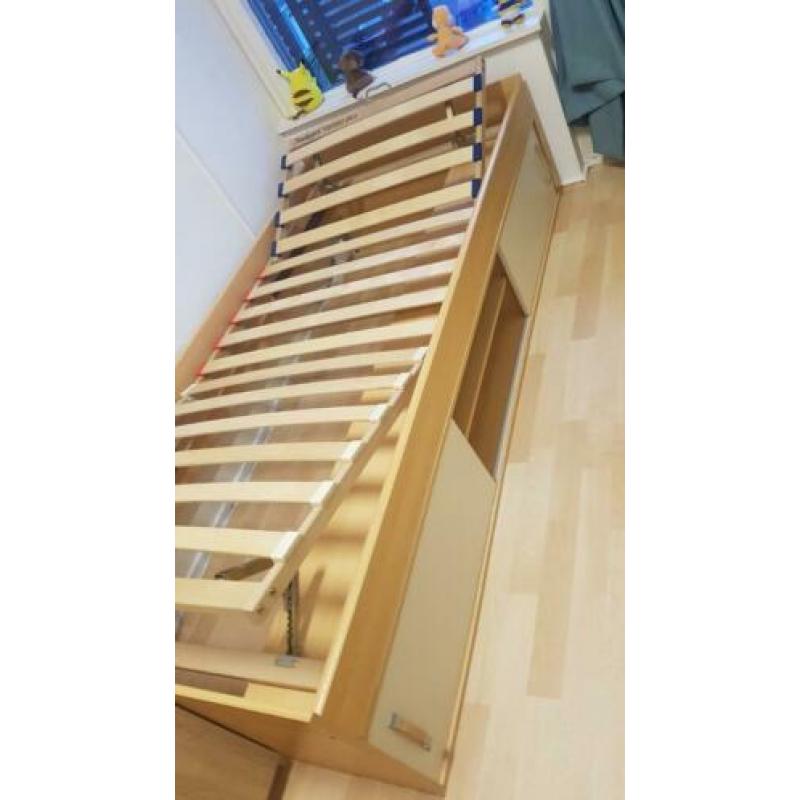 1 persoon bed zonder matras