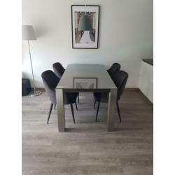 Eikenhouten eettafel