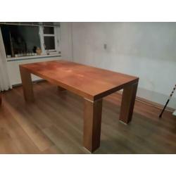 Mooie grote eettafel