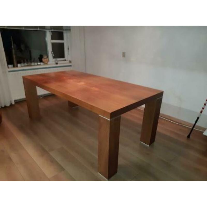 Mooie grote eettafel