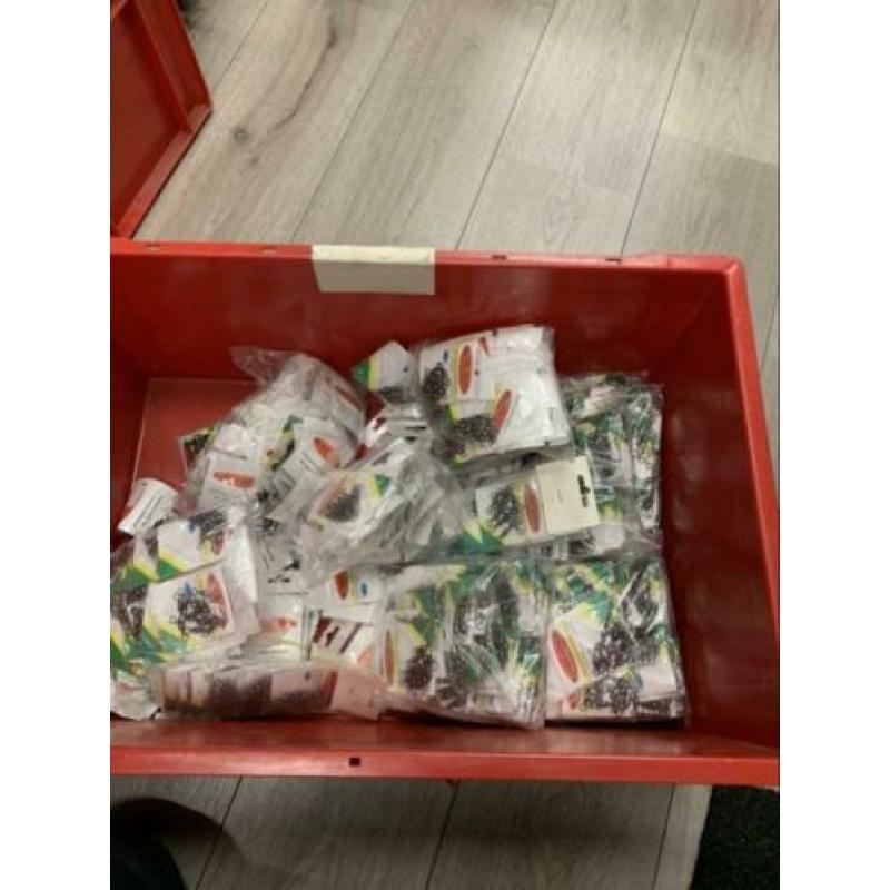 partij van 520 verp wartels maat 2