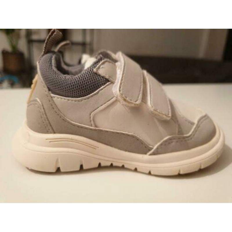 Baby jongens sneaker ZARA maat 20