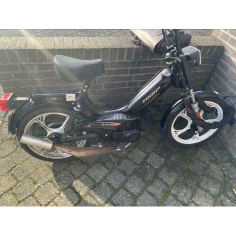 Gebruikte tomos met wok