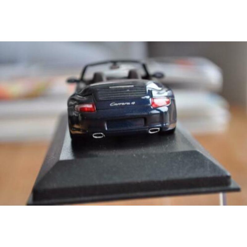 Minichamps Porsche 911 4 cabriolet