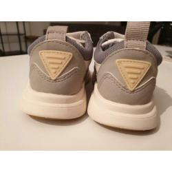 Baby jongens sneaker ZARA maat 20