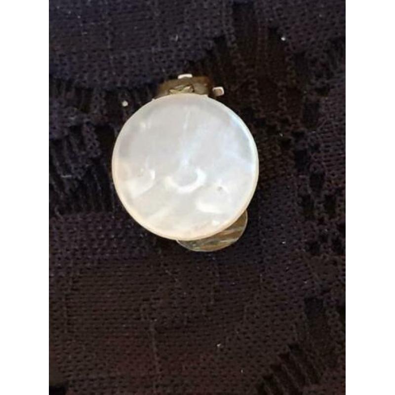AANBIEDING kleine vintage parelmoer oorbellen