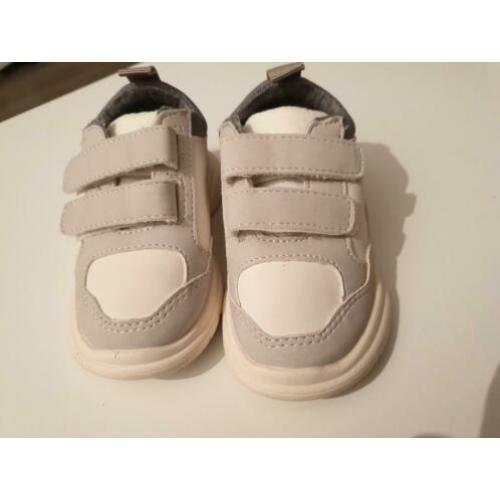 Baby jongens sneaker ZARA maat 20