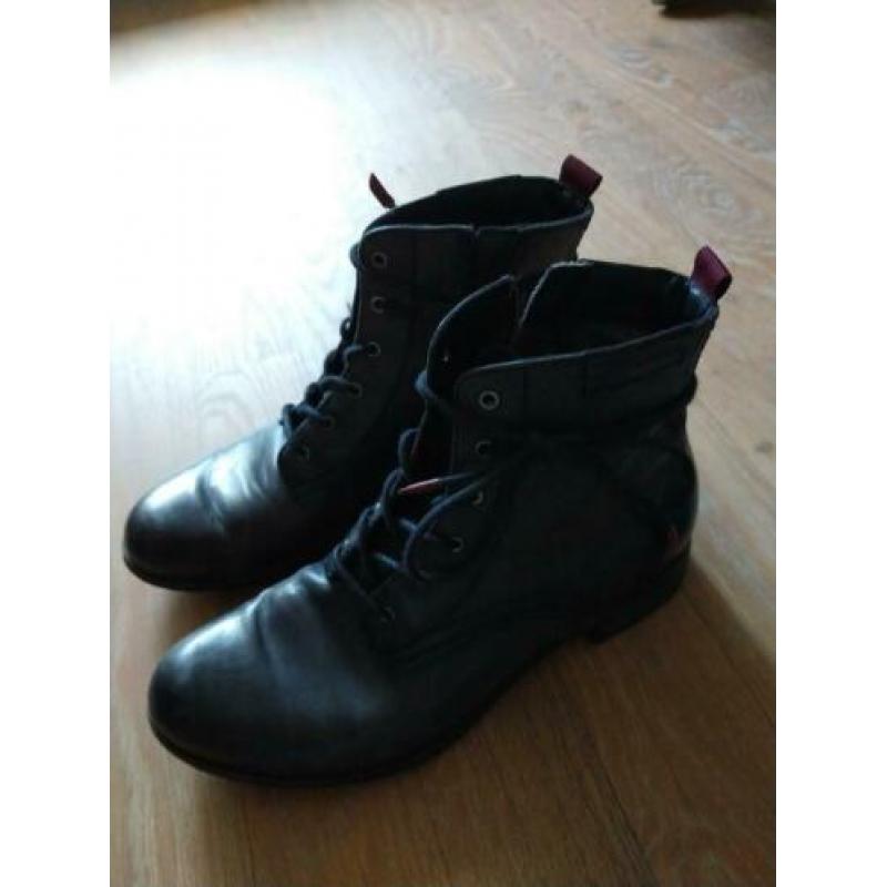 Half hoge Tamaris zwart laarsje