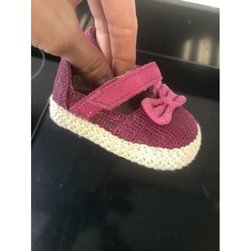 UGG schoentjes maat 16