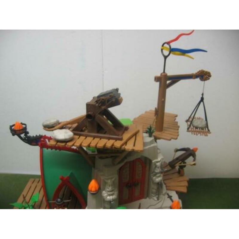 PLaymobil 9243 Dragons: Berk met Hikkie en Stompum Compleet
