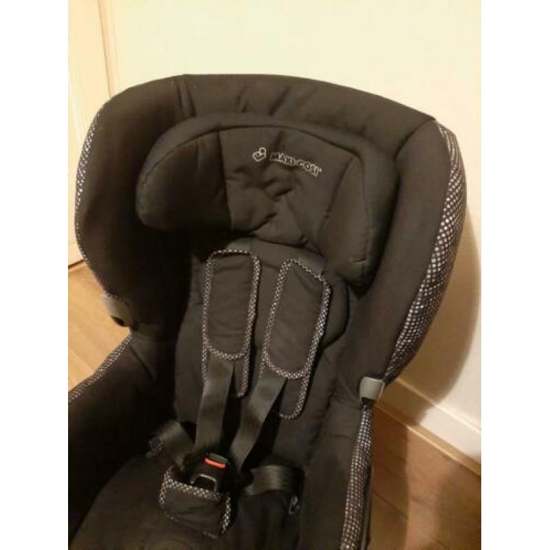 Auto stoeltje maxi cosi axiss prima staat!