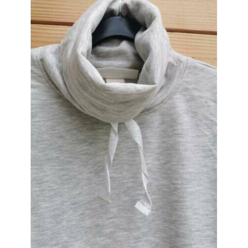 H&M sweater met col mt. XS-S