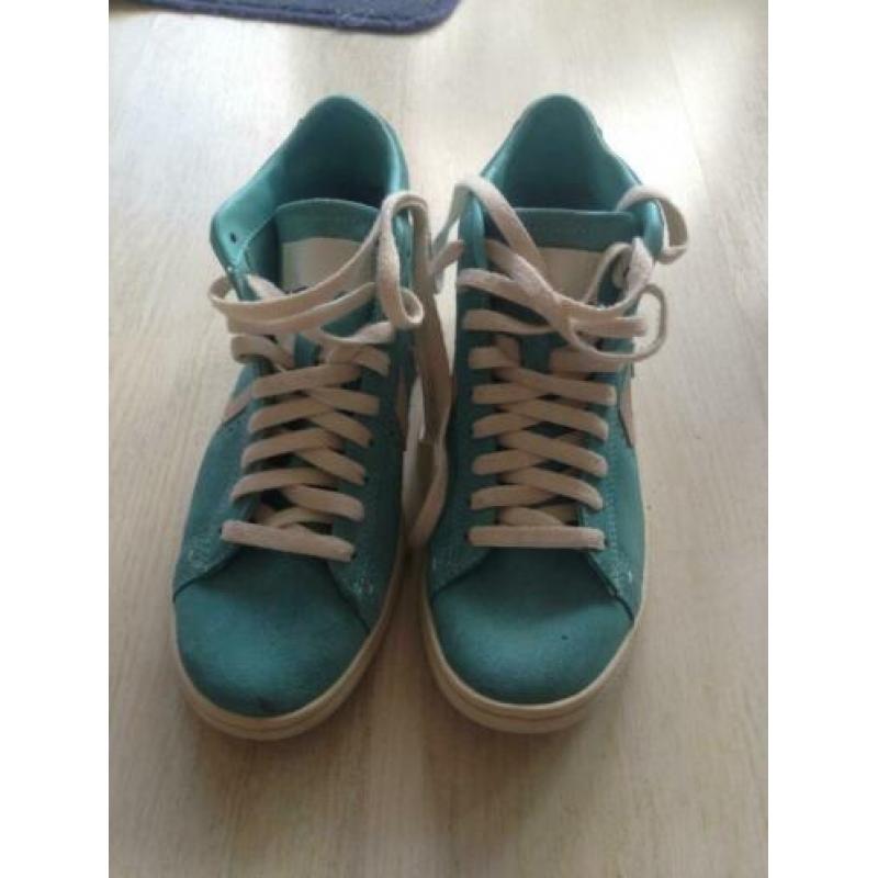 Converse sneakers maat 36 lichtblauw suède