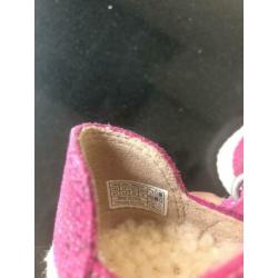 UGG schoentjes maat 16