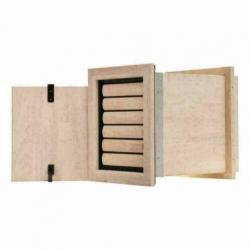 Houten Hondenluiken voor in een Muur