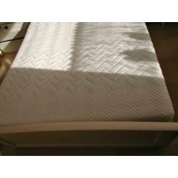 Compleet bed 200x140 met elektrische bed bodem etc