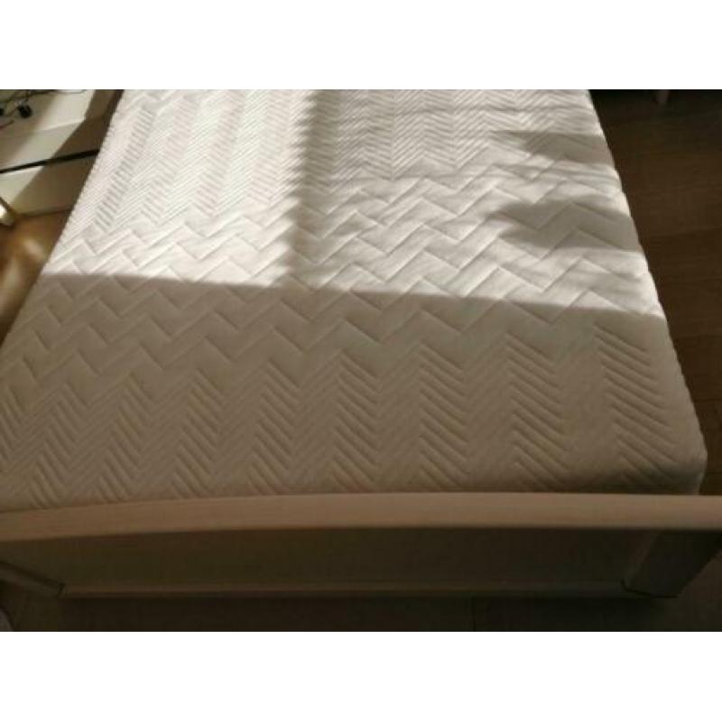 Compleet bed 200x140 met elektrische bed bodem etc