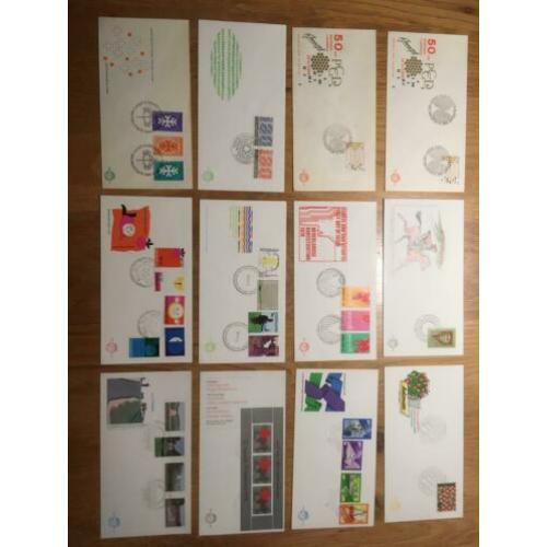 42 stuks eerste dag enveloppen, diverse nummers, onbeschreve