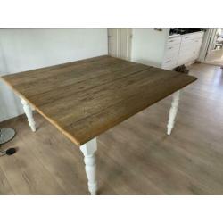 Vierkante eettafel 1.60 bij 1.60 cm te koop, wit met hout.