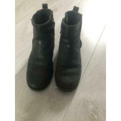 Timberland laarsjes maat 32.