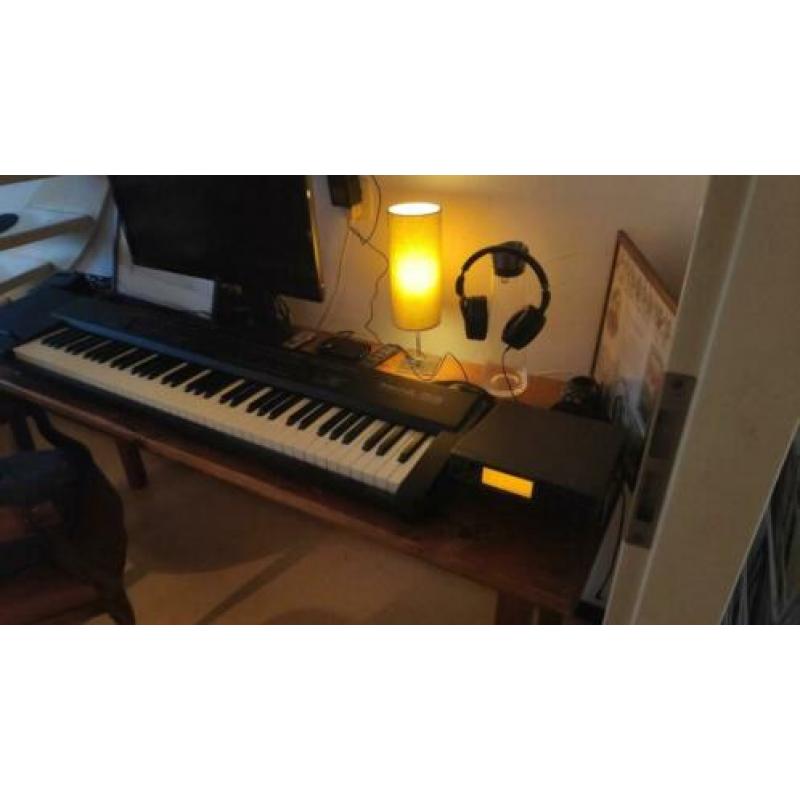 Roland SC55 - Roland A33 - Roland UM-One MK2 - Creative SB