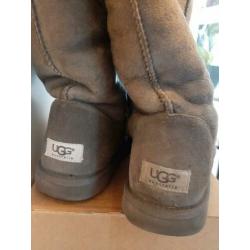 UGGS hoge laarzen, gevoerd, grijs, maat 40, doos aanwezig