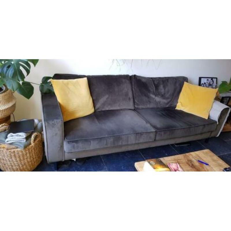 Te koop olijfgroen/grijze vintage stoer 3zitsbank