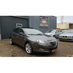 Lancia Delta 1.9-16V T-Turbo Platino 190PK,Xenon/Pano/Leer.