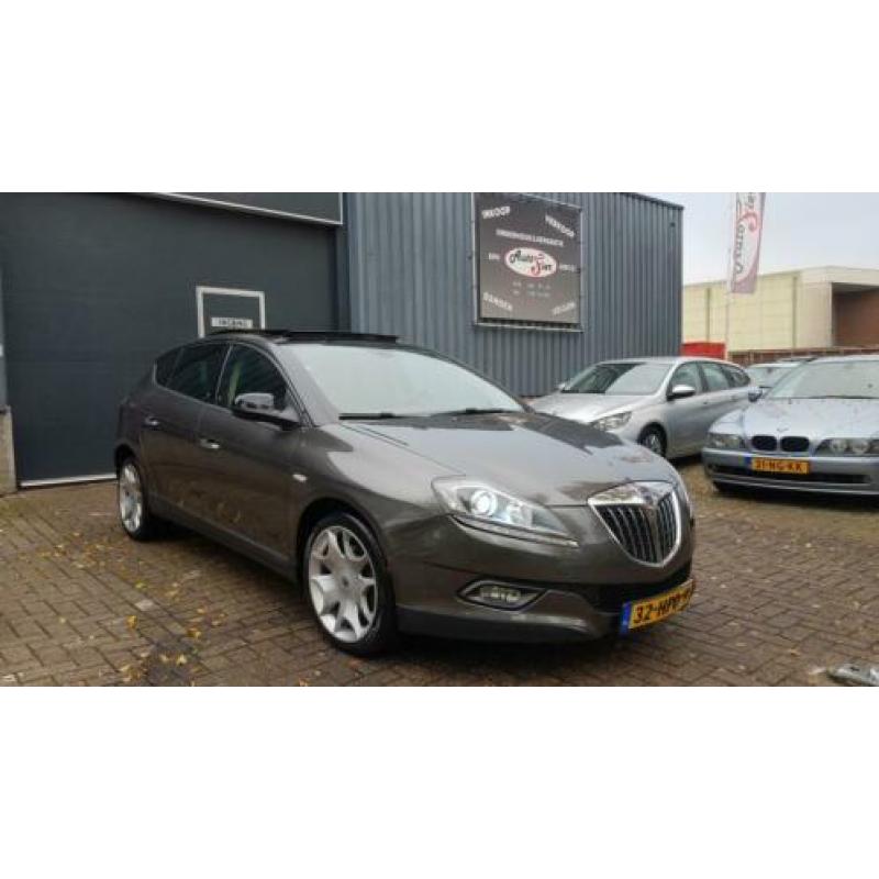 Lancia Delta 1.9-16V T-Turbo Platino 190PK,Xenon/Pano/Leer.