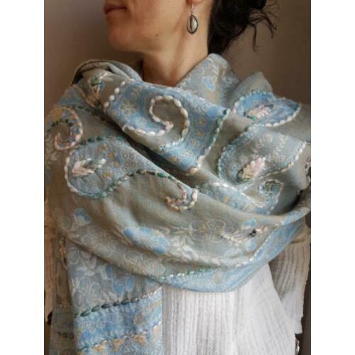 Geborduurde shawls uit Nepal nu in de SALE