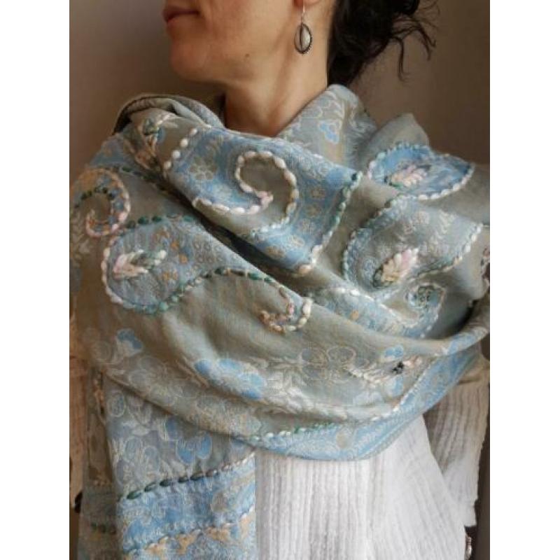Geborduurde shawls uit Nepal nu in de SALE