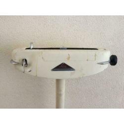 Authentieke industriele vintage SECA dokters weegschaal 50s