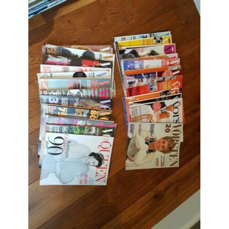 Doos met vorsten, royals, losse bladen en boeken