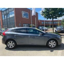 Volvo V40 1.6 D2 Kinetic Automaat, Navigatie, pdc,