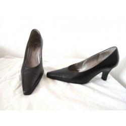 Pumps merk GABOR nieuwstaat leder mt 3=mt 36 zwart