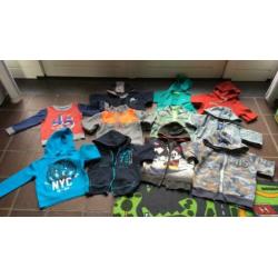 Vestjes en trui in maat 98/104 en 104