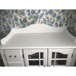 Witte brocante baby commode aangeboden