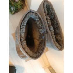 UGGS hoge laarzen, gevoerd, grijs, maat 40, doos aanwezig