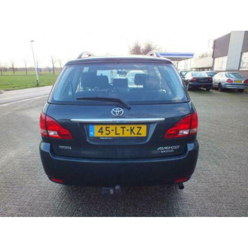 Toyota Avensis Verso 2.0 D4-D L.Luna 2003 Airco EL Pakket