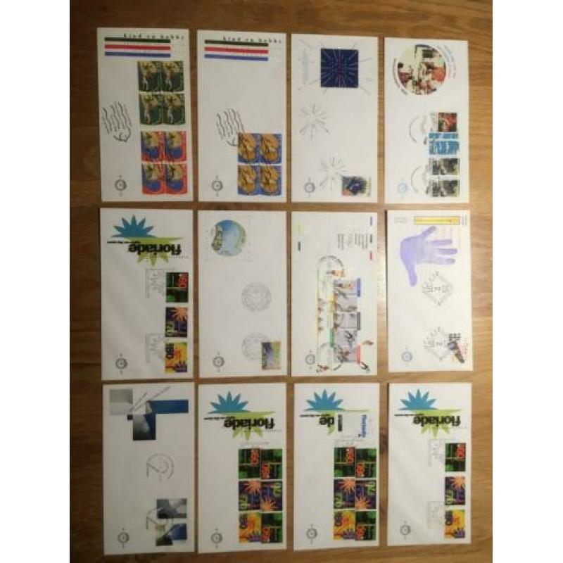 42 stuks eerste dag enveloppen, diverse nummers, onbeschreve