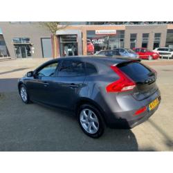 Volvo V40 1.6 D2 Kinetic Automaat, Navigatie, pdc,