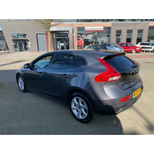 Volvo V40 1.6 D2 Kinetic Automaat, Navigatie, pdc,