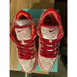 Nike Dunk Strangelove 42 (US8.5)