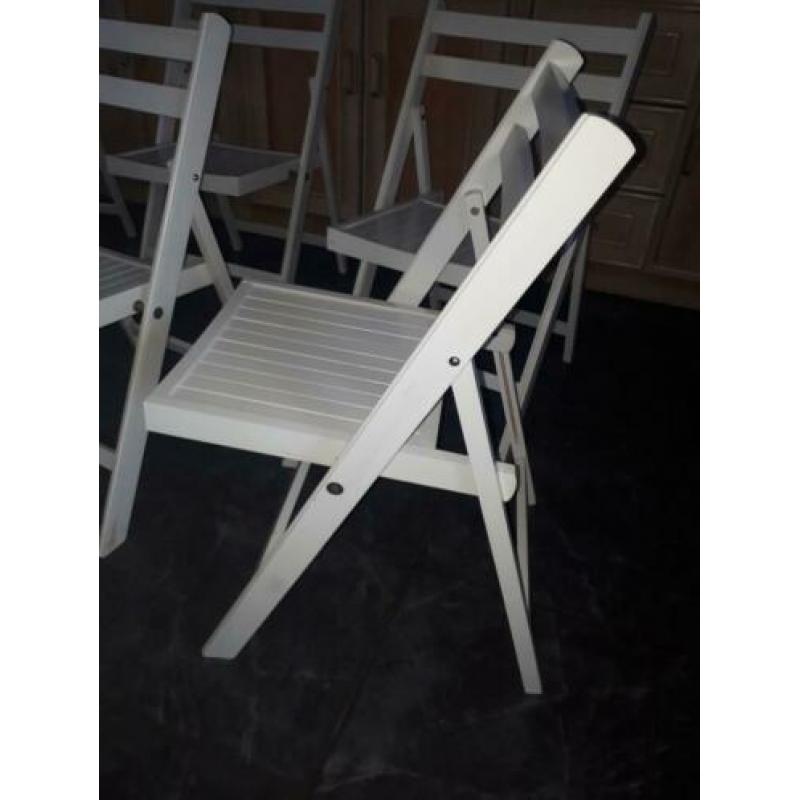 Klapstoelen wit, z.g.a.n 6 stuks met nieuwe zitkussens !!!