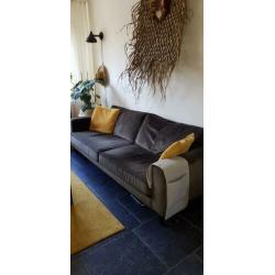 Te koop olijfgroen/grijze vintage stoer 3zitsbank