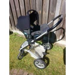 mutsy team eco met MAXI-COSI AUTOSTOEL